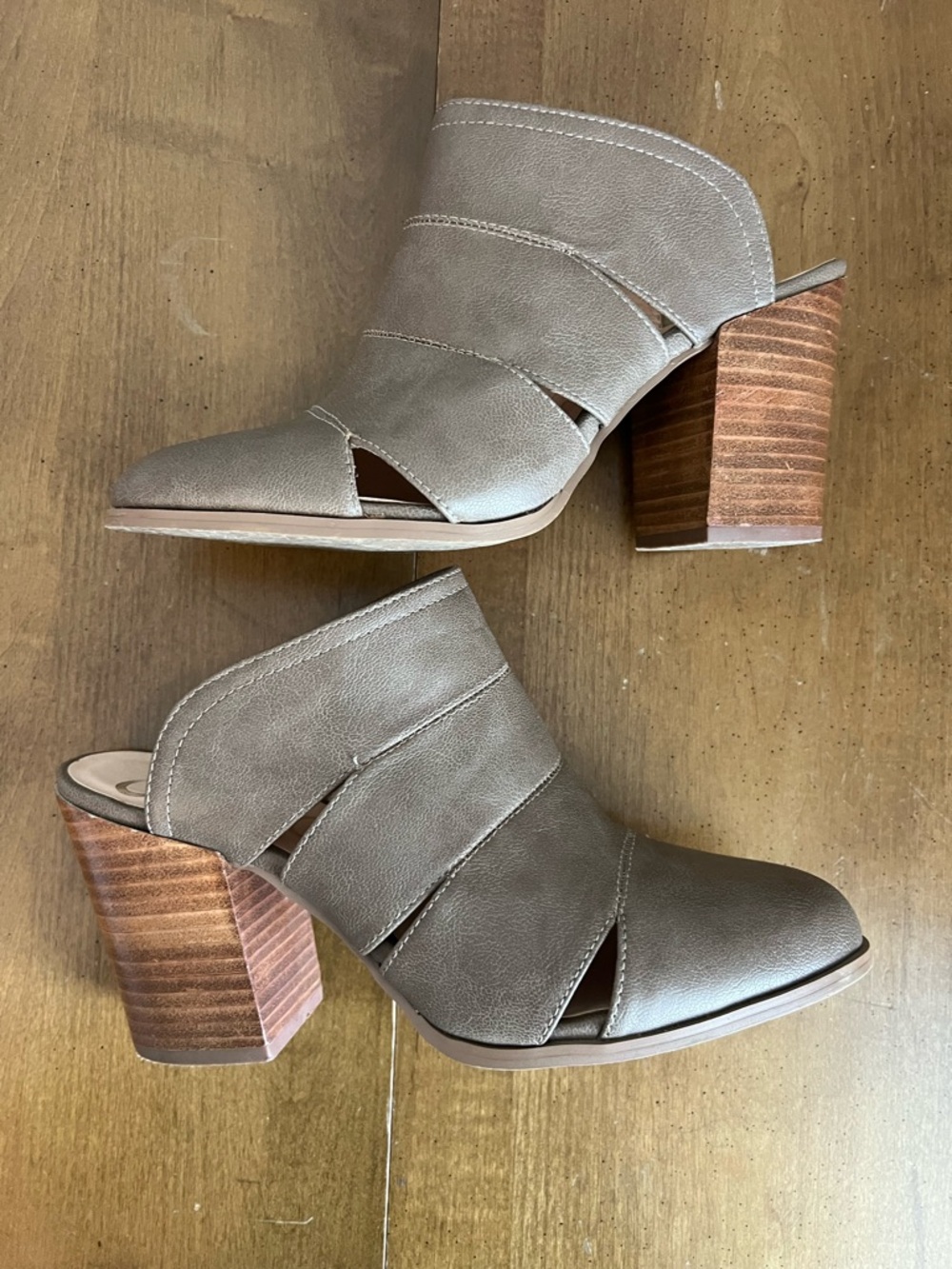 CCOCCI Faith Taupe Brown Leather Block Heel Mules Size 9